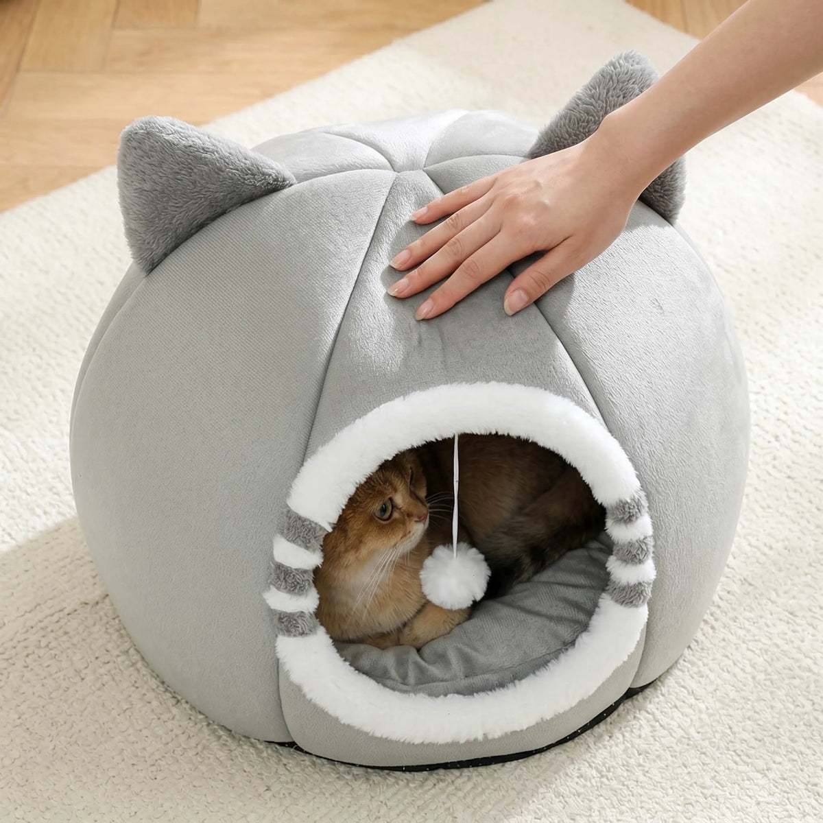 Niche Igloo Douillette pour Chat & Chiot – Panier Grotte Fermé avec Coussin Amovible & Pompon Suspendu